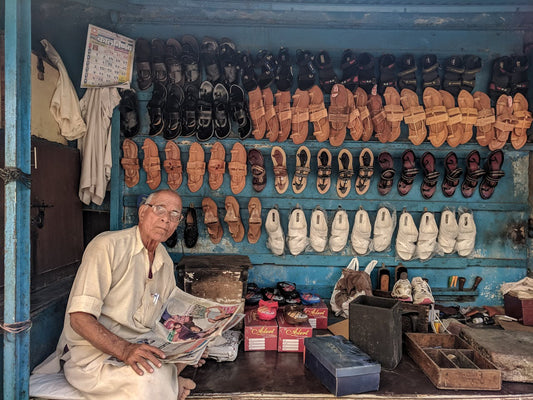 Men's Footwear: A Cultural Tapestry in Pakistani Fashion